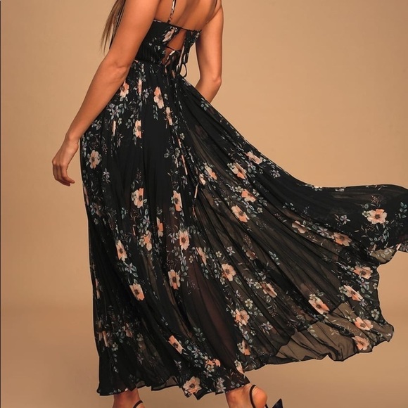 Lulu’s New With Tags Flowering Romance Black Floral Print Pleated Maxi Dress - Picture 5 of 16